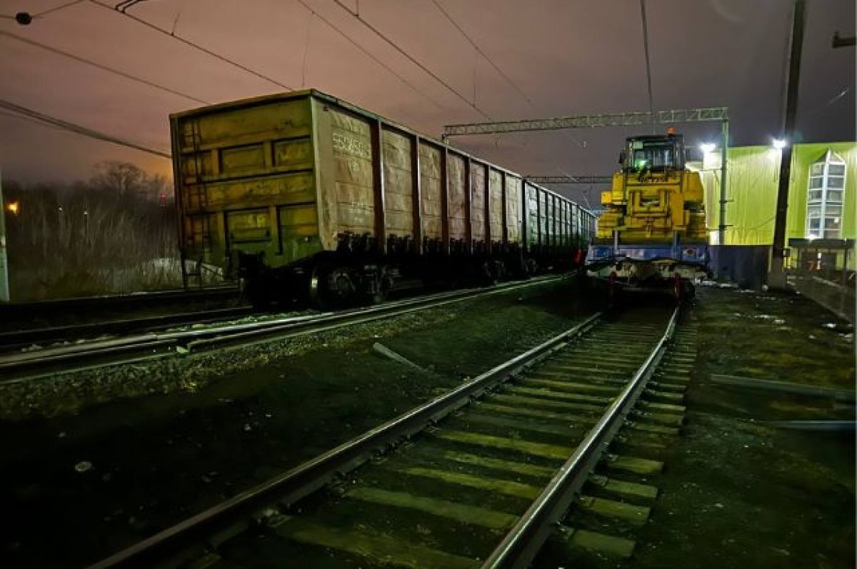    В Екатеринбурге сошли с рельсов 15 вагонов грузового поезда