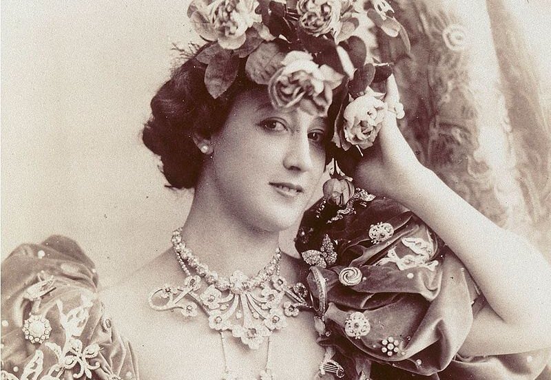     Почему жизнь знаменитых и богатых куртизанок была настоящим кошмаром