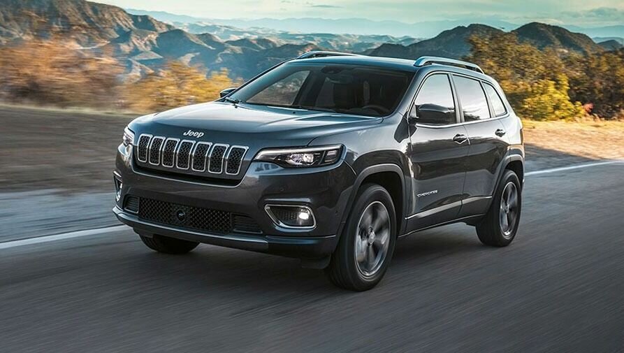     Компания Jeep остановила производство кроссоверов Cherokee из-за того, что продажи этой модели оказались неудовлетворительными. При этом в компании заявили, что не намерены покидать этот сегмент рынка, считая его важным для дальнейшего развития.