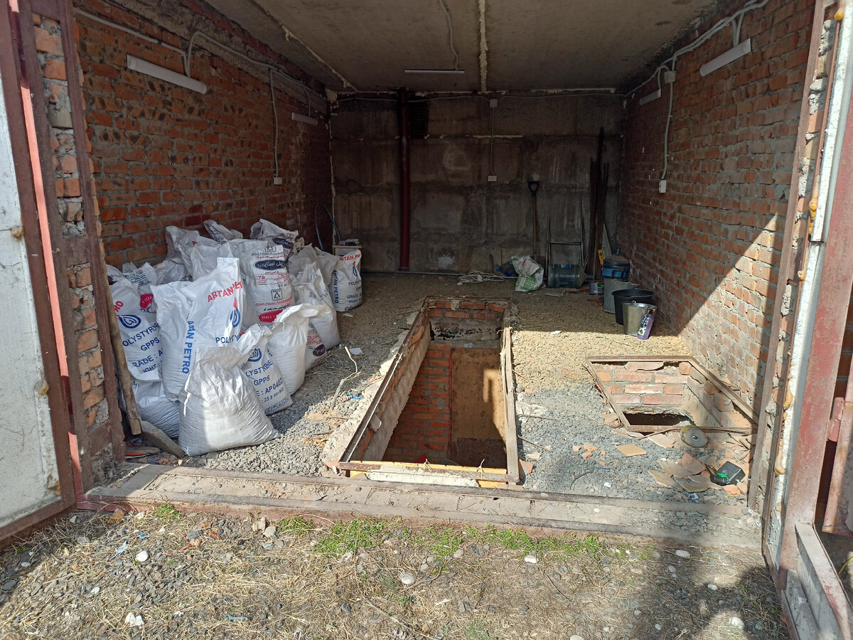 Так гараж выглядел в начале ремонта