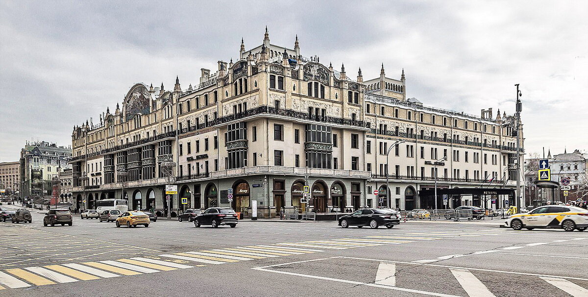 Фасад гостиницы "Метрополь"