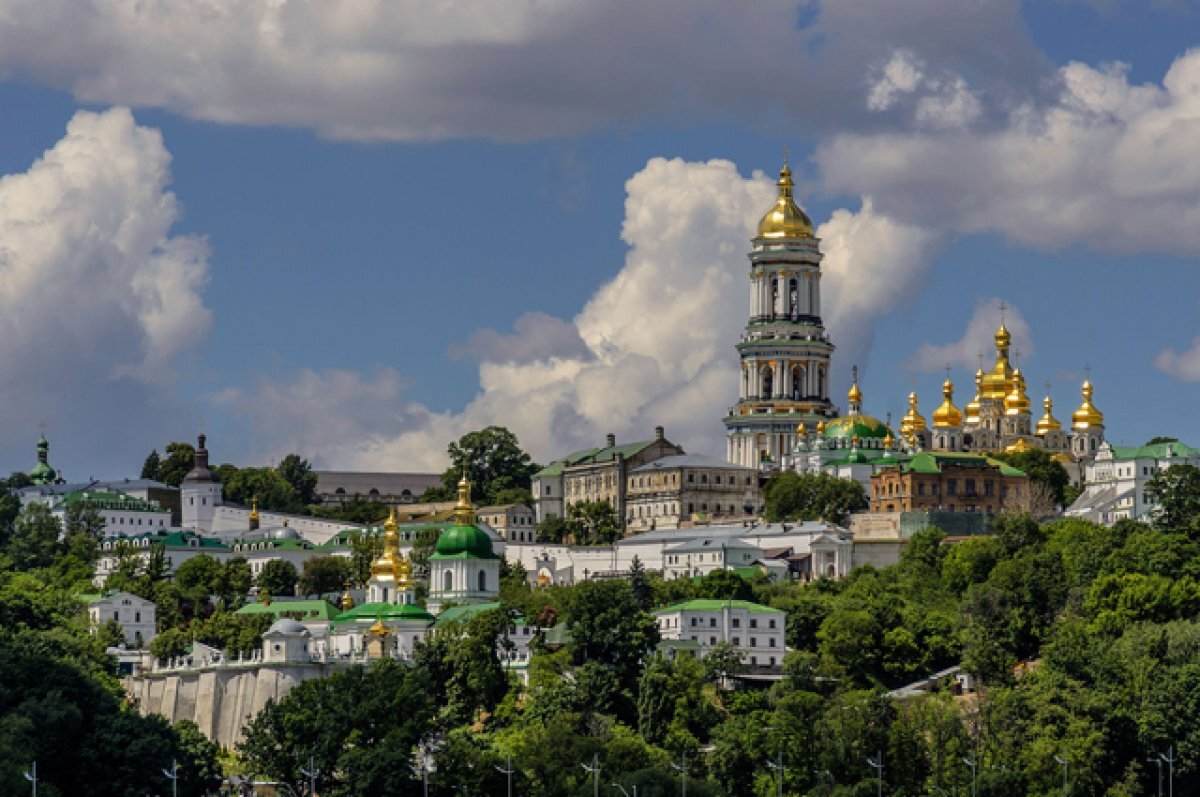    Комиссия продолжит работу в Лавре, несмотря на блокировку прихожанами