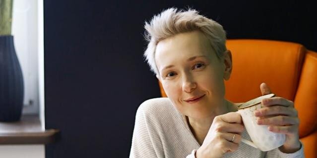    "Хочется нарастить листья и увидеть солнечный свет".Мария Беленкова