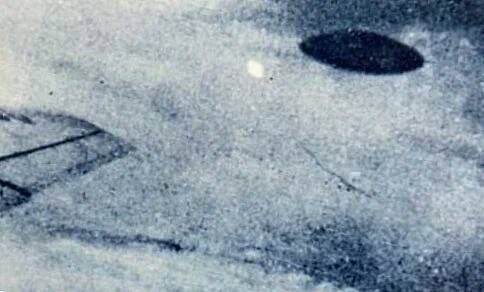    Фото НЛО, сделанное с одного из самолетов звена МантеллаЯндекс.Дзен