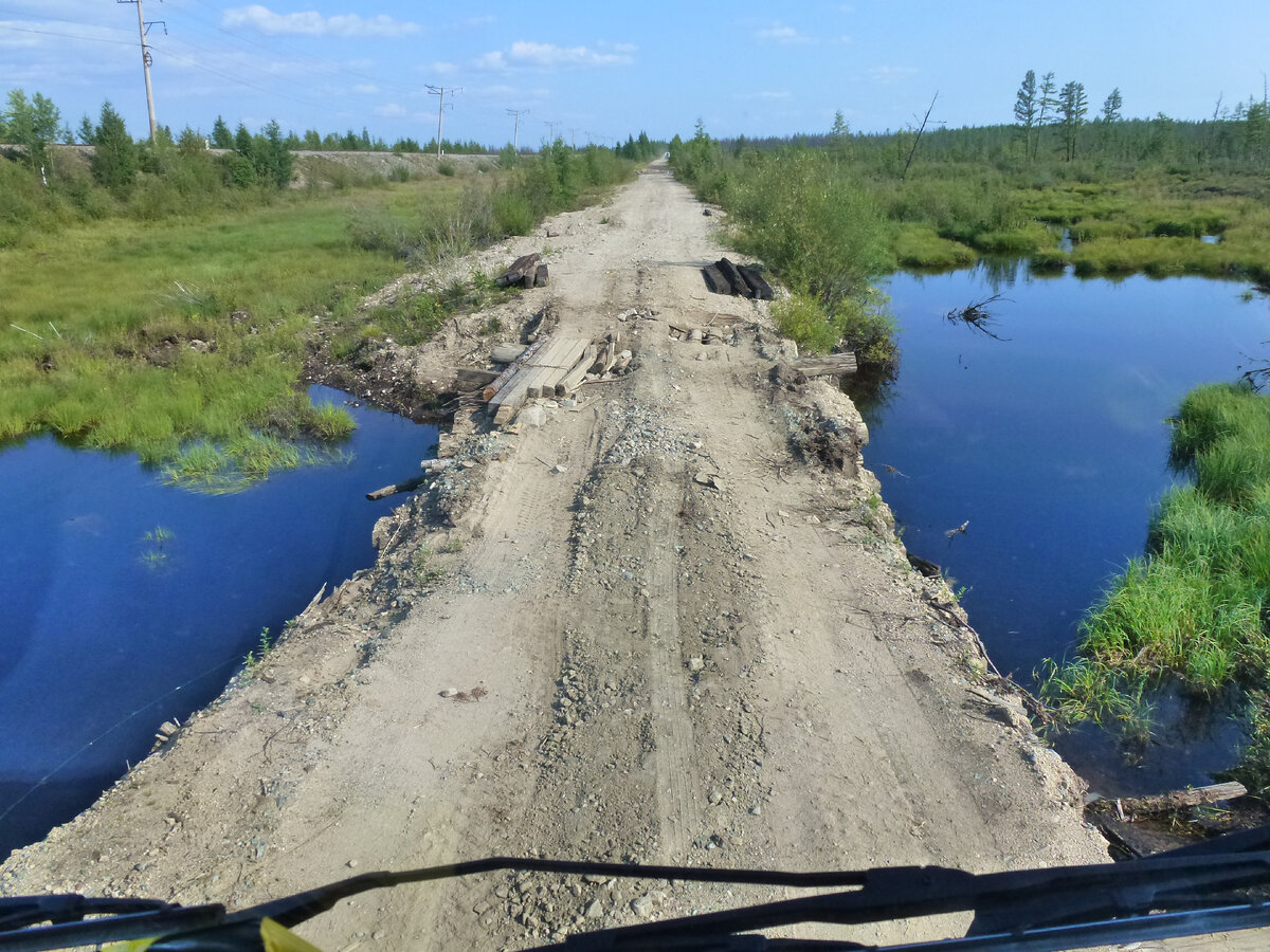 Дублер БАМа. Слева видна ж/д БАМ