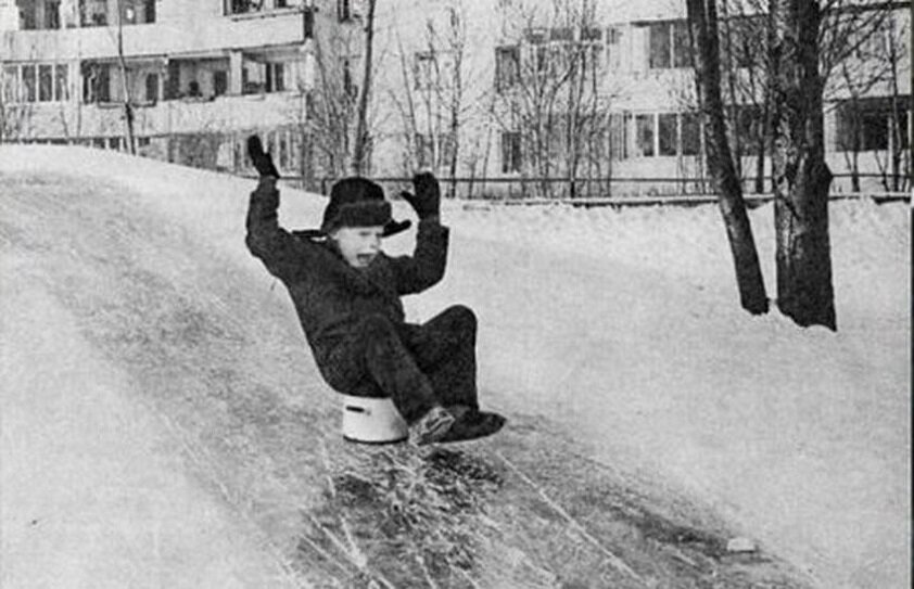 Как гласил известный лозунг 1930-х годов - "Спасибо товарищу Сталину за наше счастливое детство!-15