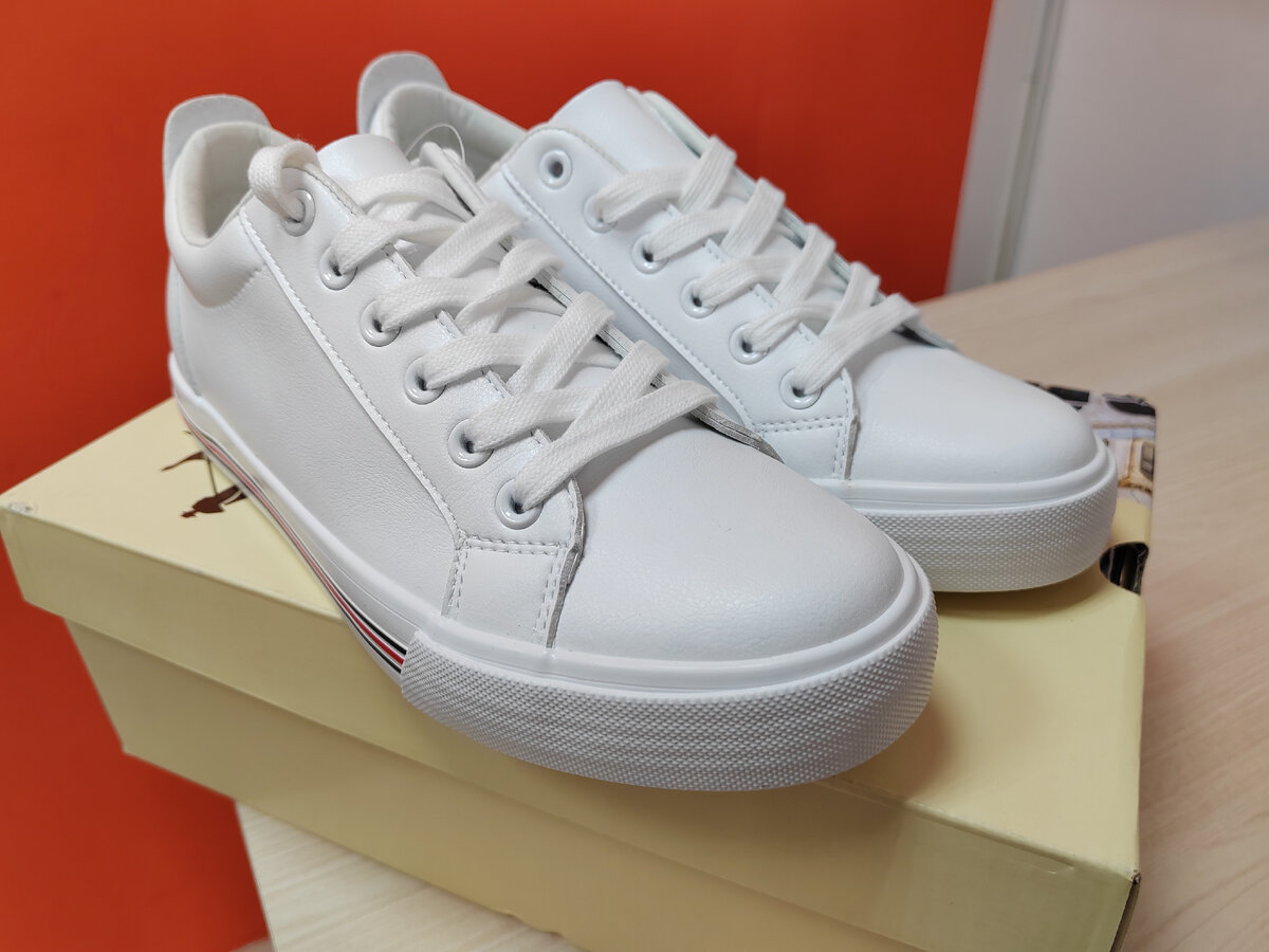 Кеды за 1068 рублей. Цена вполне устроила) 