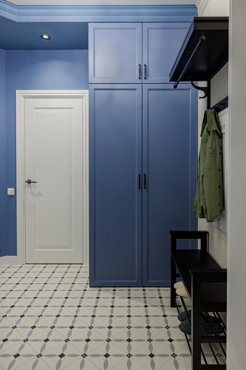 Функционально и очень красиво. Небольшую однушку перепланировали для нужд трех поколений семьи