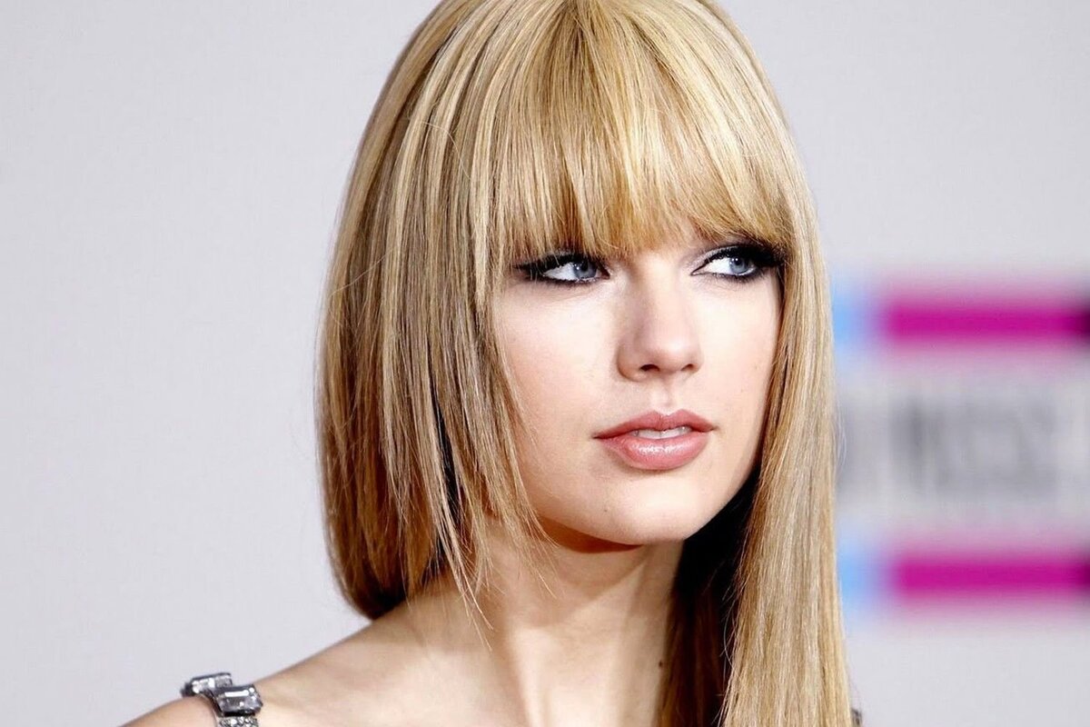 Часто девушки хотят иметь густую челку. Она придает взгляду большую выразительность.