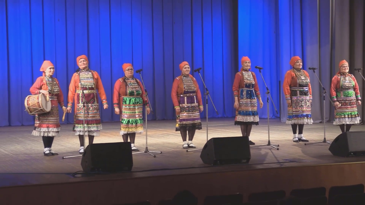 Марийский Народный песенно-хореографический коллектив "Эрвий"