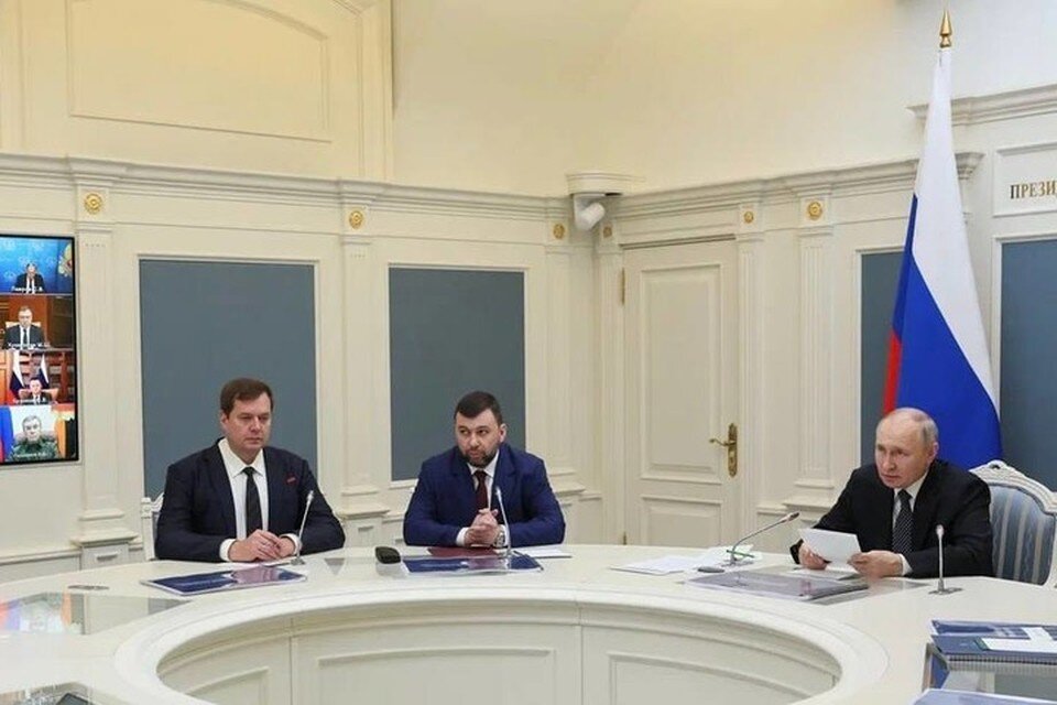     В заседании Совета Безопасности впервые приняли участие руководители четырех новых регионов РФ. Фото: Скриншот видео АП РФ