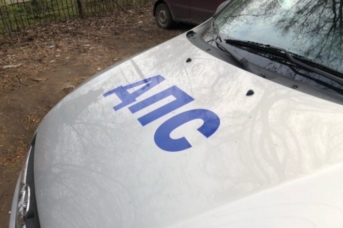    Водитель эвакуатора врезался в Renault Logan в Североморске