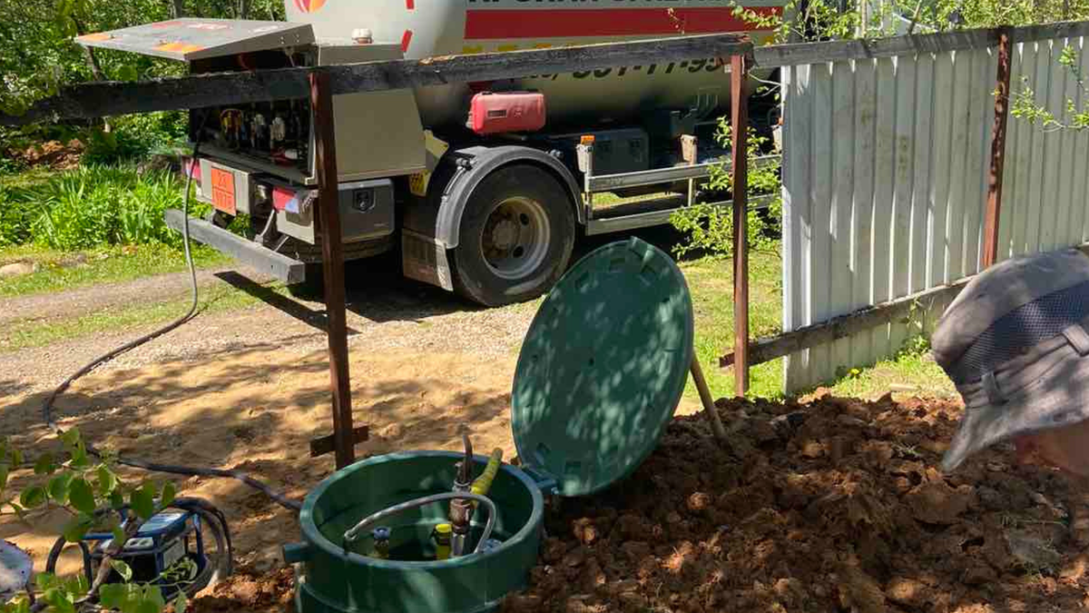 Заправка газгольдера Пропан-Бутаном