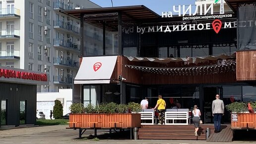 Бежала, чтобы занять столик: честный обзор на самое популярное заведение в Сочи 