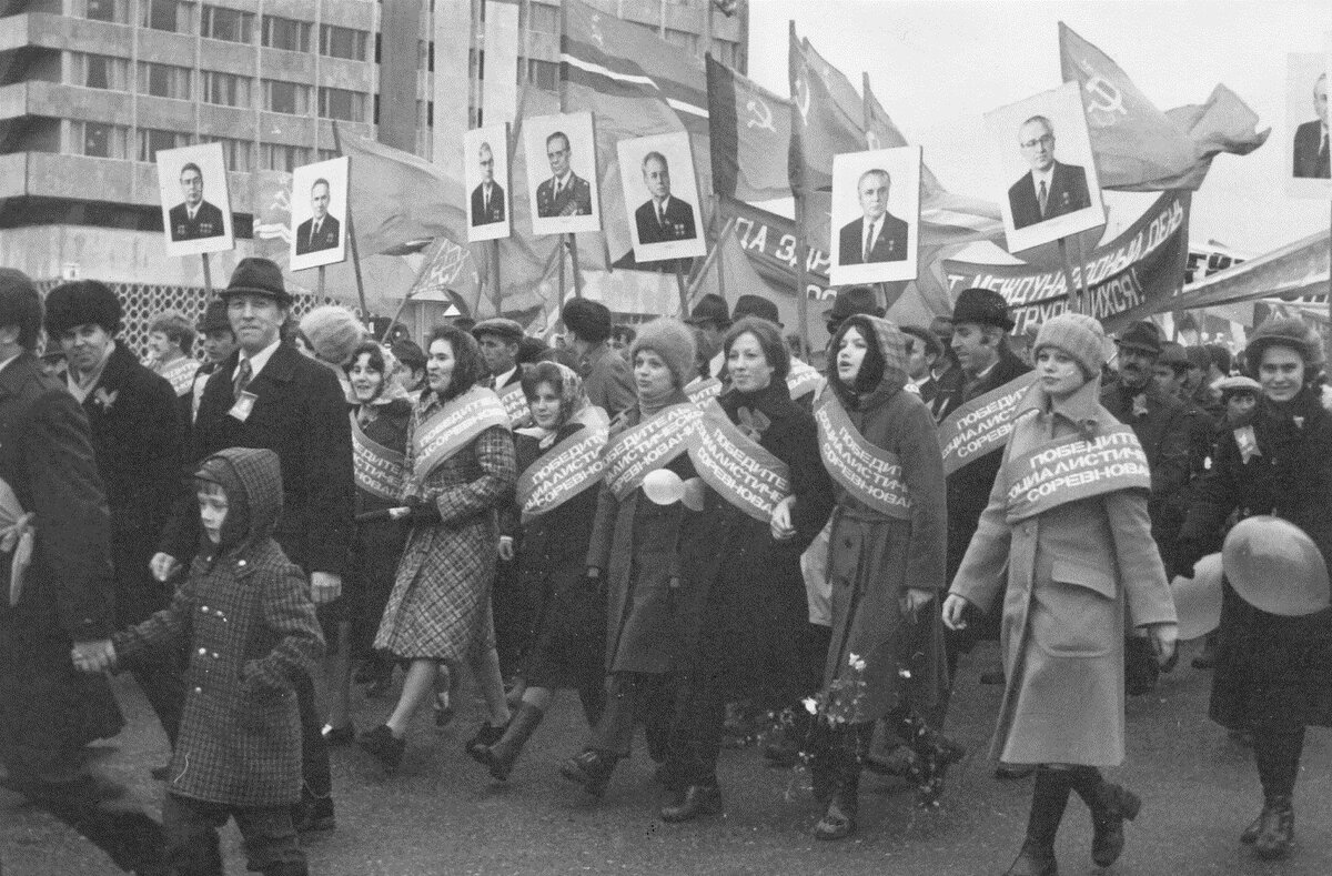 1978 Первомайская демонстрация. Первомайская демонстрация в Киеве 1986. Первомайская демонстрация в Праге 1956.