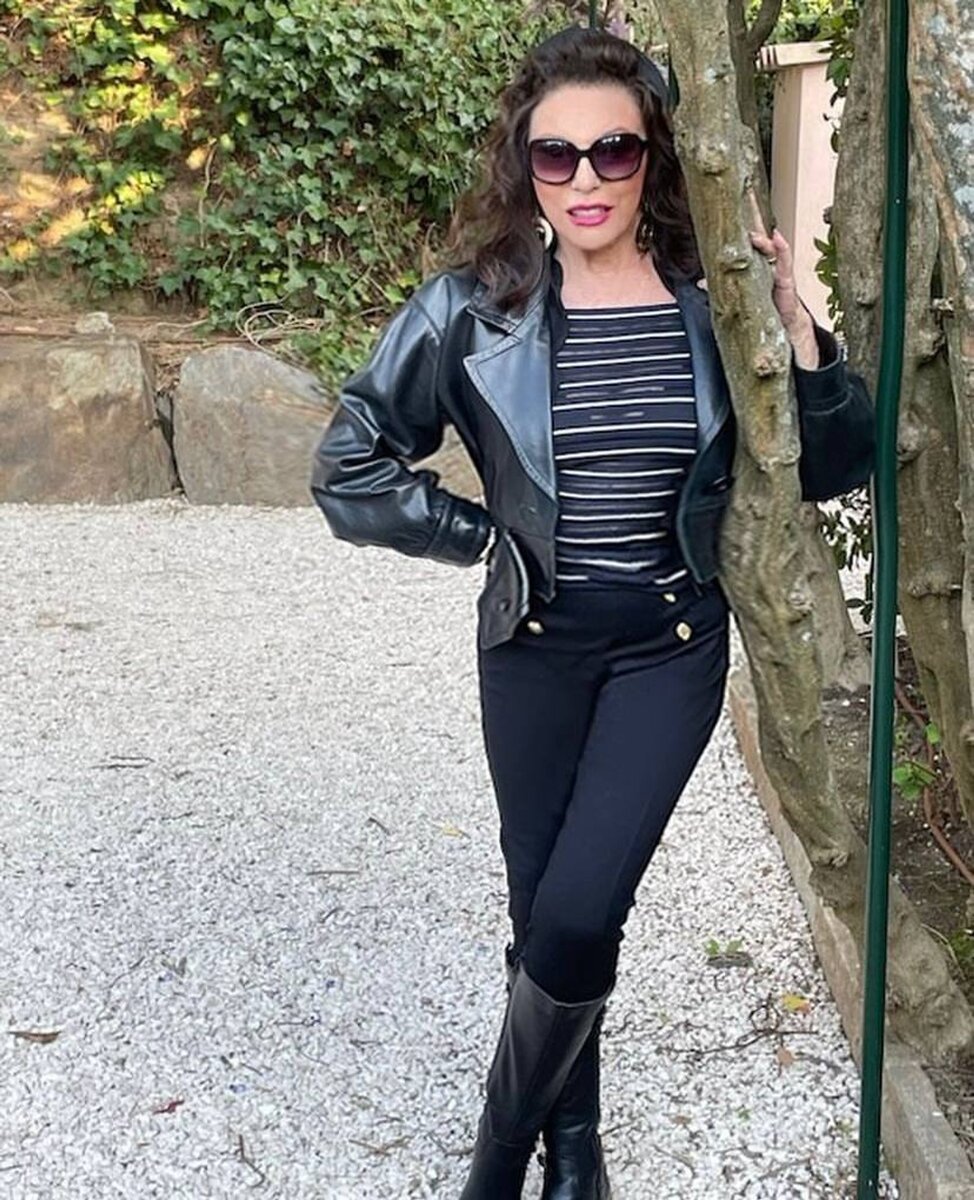   Джоан Коллинс на свежем снимке Фото: Инстаграм (запрещен в РФ) @joancollinsdbe