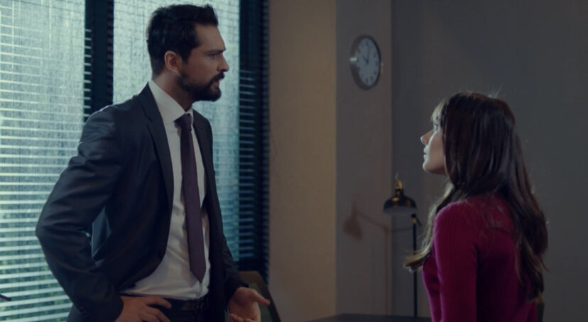 Стоп кадр Турецкий сериал «Запретный плод» Севда Эргинджи роль Зейнеп , Онур Туна (роль Алихан)