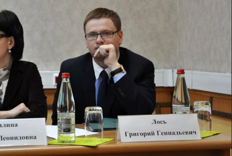    Григорий Лось, судья