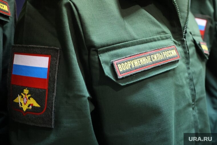    Тюменский депутат вызвал недовольство из-за регулярного ношения военной формы