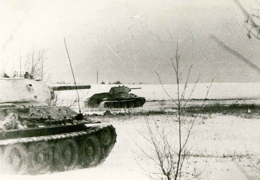 Т-34 атакует( источник: https://clck.ru/348kvb)