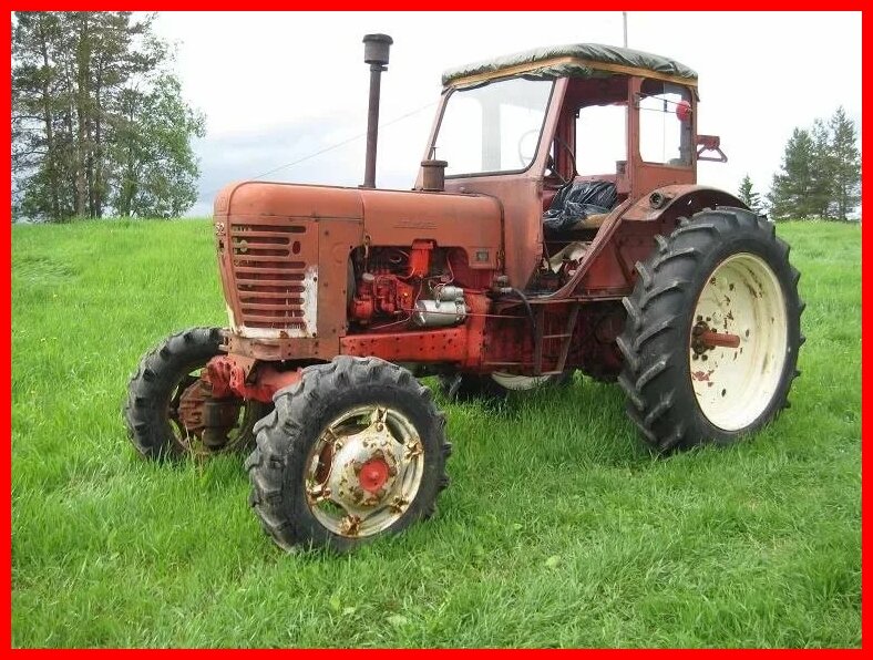 Вот такой примерно трактор стал орудием преступления в руках Ольги