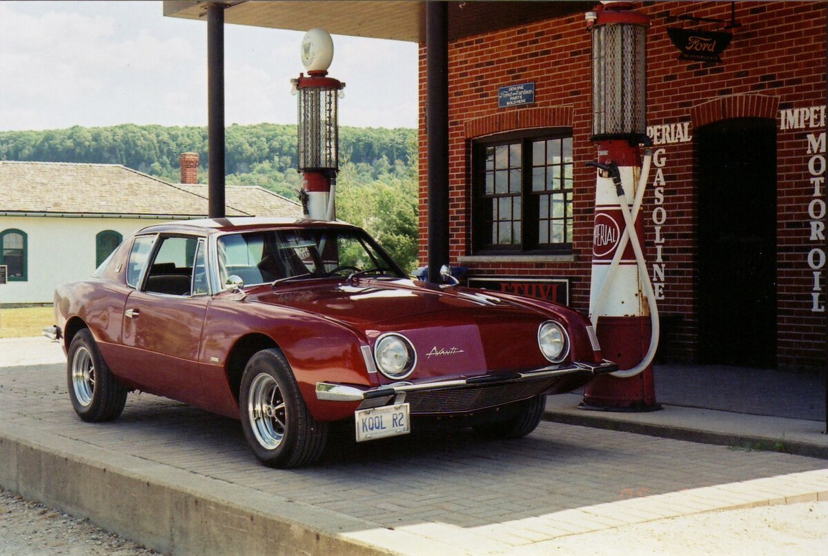 Studebaker Avanti