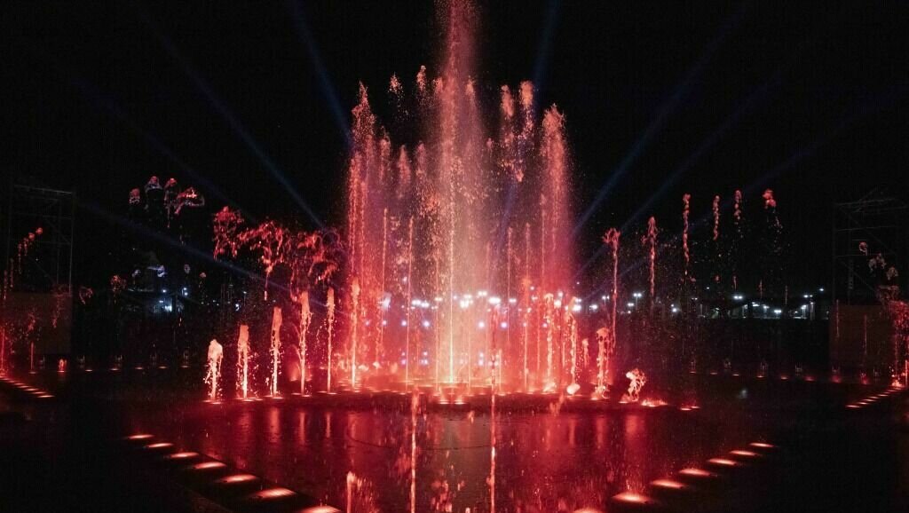     В Ростове на Западном жилом массиве собираются установить еще один светомузыкальный фонтан в парке «Сказка», об этом объявил сити-менеджер Алексей Логвиненко.