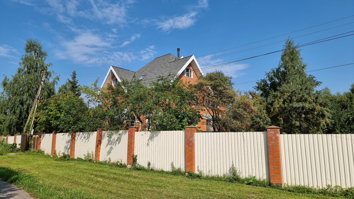 Изображение предоставлено Заказчиком (Иван). "Фрагмент фото фиксации существующего индивидуального жилого дома".