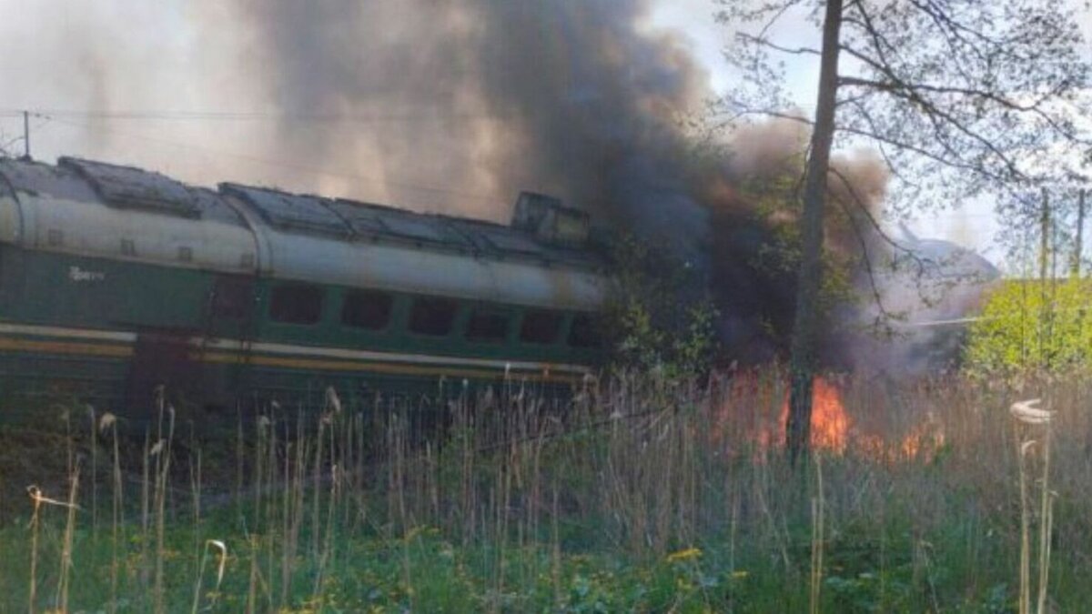 В Сети появились фото и видео с места подрыва железной дороги в Брянской  области | НОВЫЕ ИЗВЕСТИЯ | Дзен