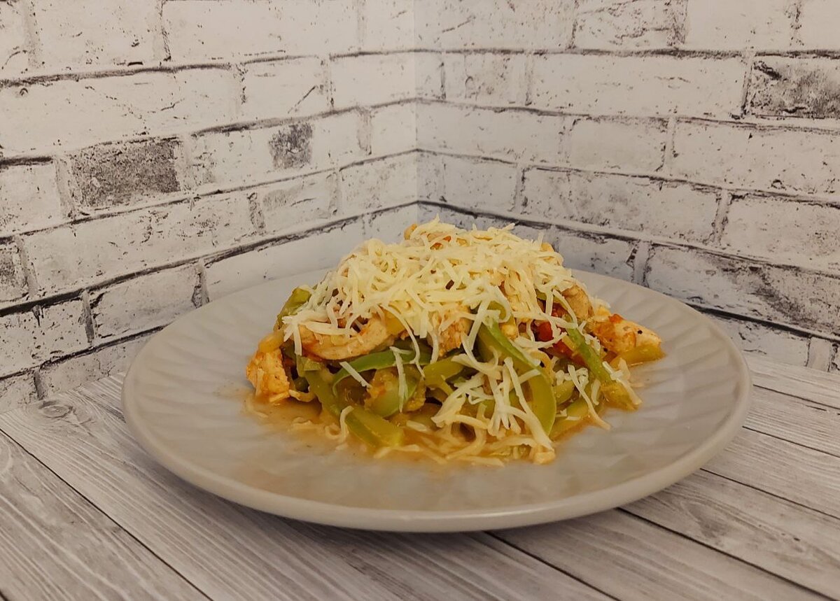 Паста ПП с кабачком и курицей