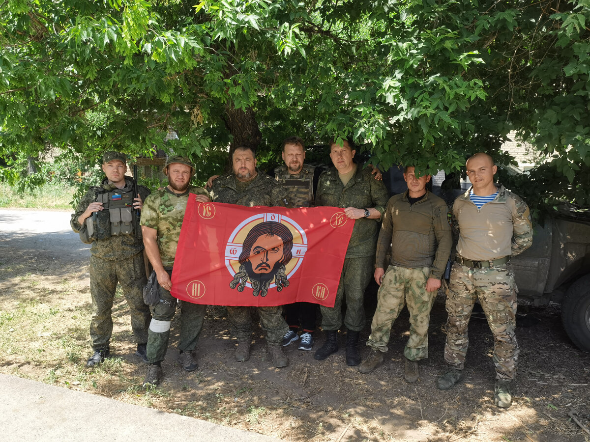 Стяг Спаса Нерукотворного вернули — он снова развевается над Москвой ...