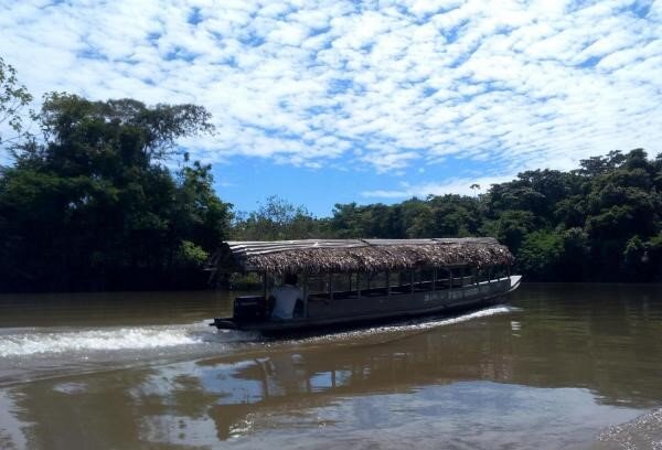 Лодка на Амазонке (фото из интернета)