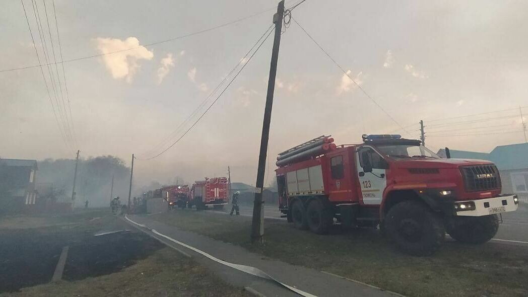     Прокуратура Тюменской области проведет проверку по факту пожара в селе Салаирка, в результате которого сгорело четыре дома. Данное поручение дал глава ведомства Владислав Московских.