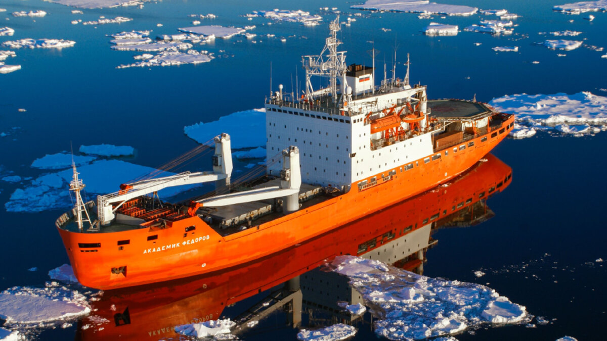Научно-экспедиционное судно "Академик Федоров"