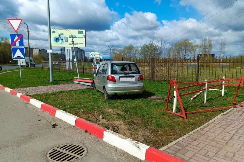    Происшествие случилось сегодня около 8:30 у дома № 4а.