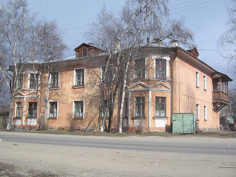 Дом, очень похожий на наш.