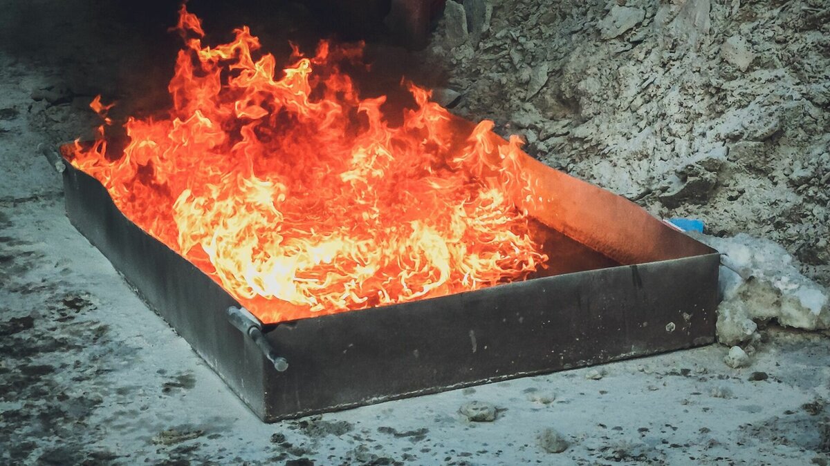     В постановлении о реквизиции имущества в Ростовской области нет ничего необычного. Все это и так присутствует в законодательстве, но сейчас было соединено в единый нормативный документ. И искать в этом нечто подозрительное, не имеет смысла, сообщил RostovGazeta политолог Александр Сухарь.