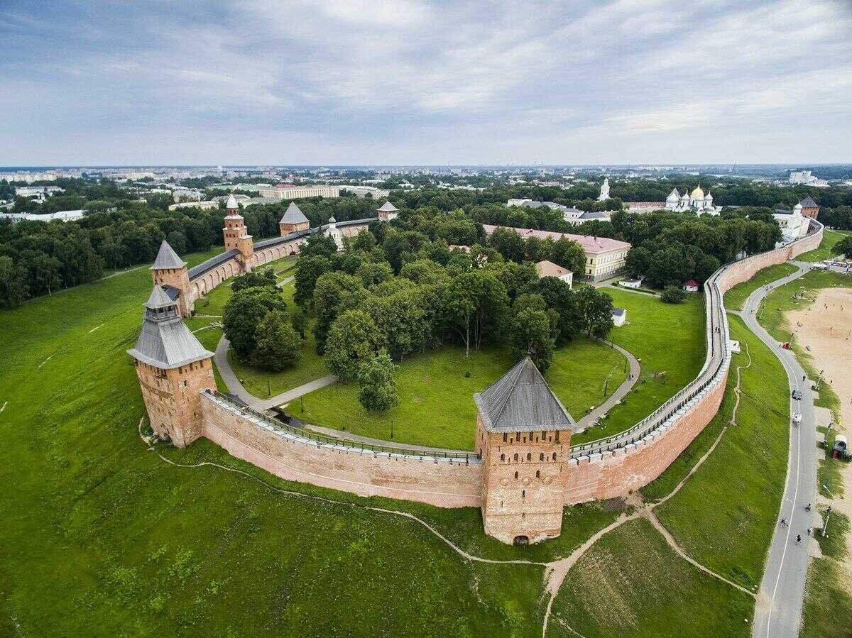 Новгородская крепость фото