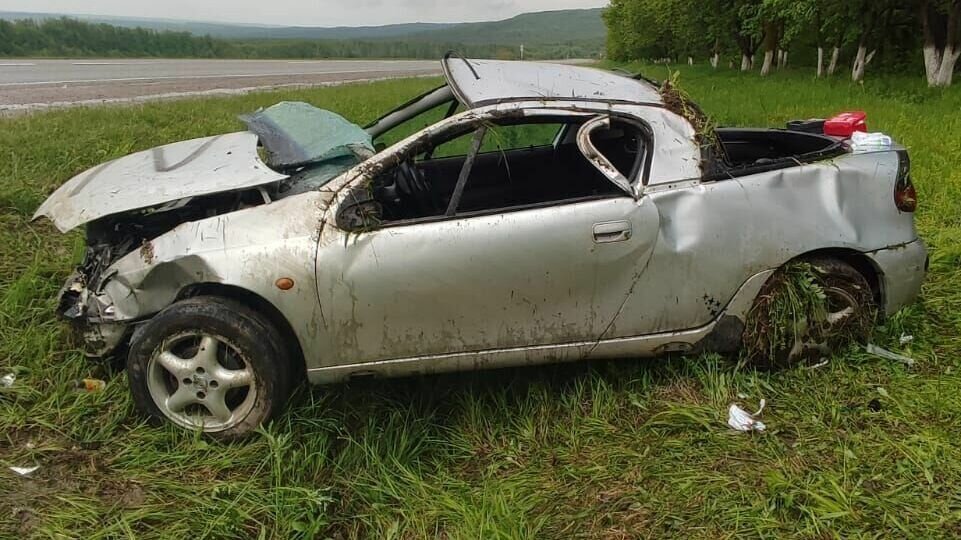     В Ставропольском крае опрокинулся автомобиль, из-за чего ранения получили четыре человека, сообщили в региональном УГИБДД.