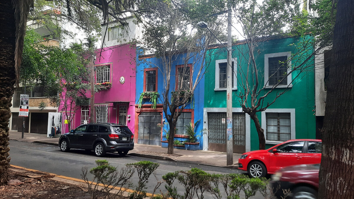 Один из самых дорогих районов Мехико - Кондеса