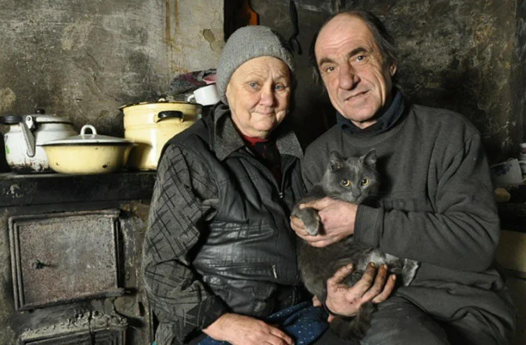 пожилые люди путешествуют. пенсионеры как живете. европейские пенсионеры. пенсионеры как живете. счастливые пенсионеры.