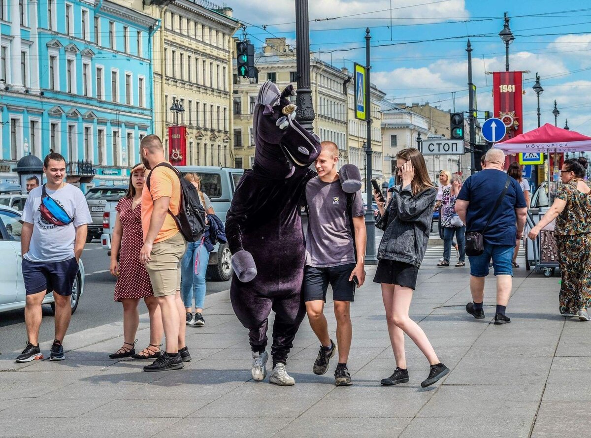 Прогулка по Невскому