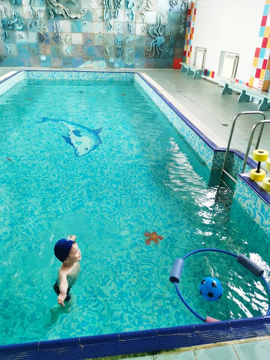 Сделать заплыв в английском будет: "to (have/take) a swim", фото из архива автора