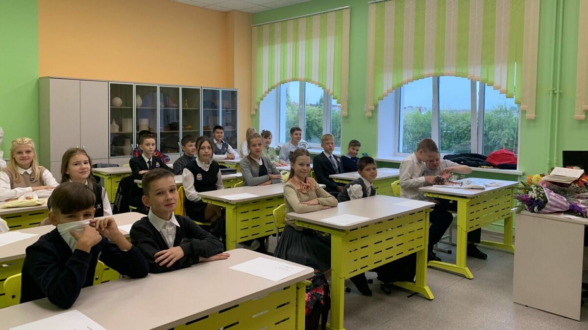 Школьники России. 215 Школа Новосибирск. Школа это для первого класса. Детей школа 1 сентября 2023 4 класс. Волжский класс 1 класс
