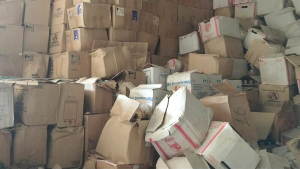     На складе бывшего ликеро-водочного завода в Альметьевском районе нашли более 20 тонн нелегального алкоголя. Соответствующую информацию сообщили в пресс-службе Госалкогольинспекции РТ.