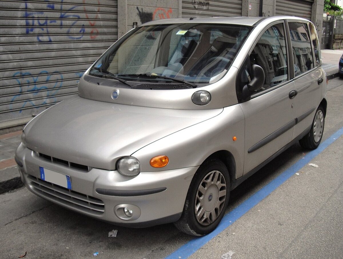 Страшные машины. Фиат Мультипла 1998. Фиат Мультипла 2. Fiat Multipla i. Fiat Multipla 2010 год.