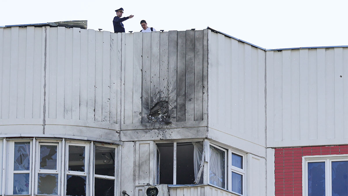     Атака БПЛА на Москву: что известно к этому часу. Фото, видео Даниил Шалонников
© Виталий Смольников/ТАССПоследствия атаки беспилотников в Москве