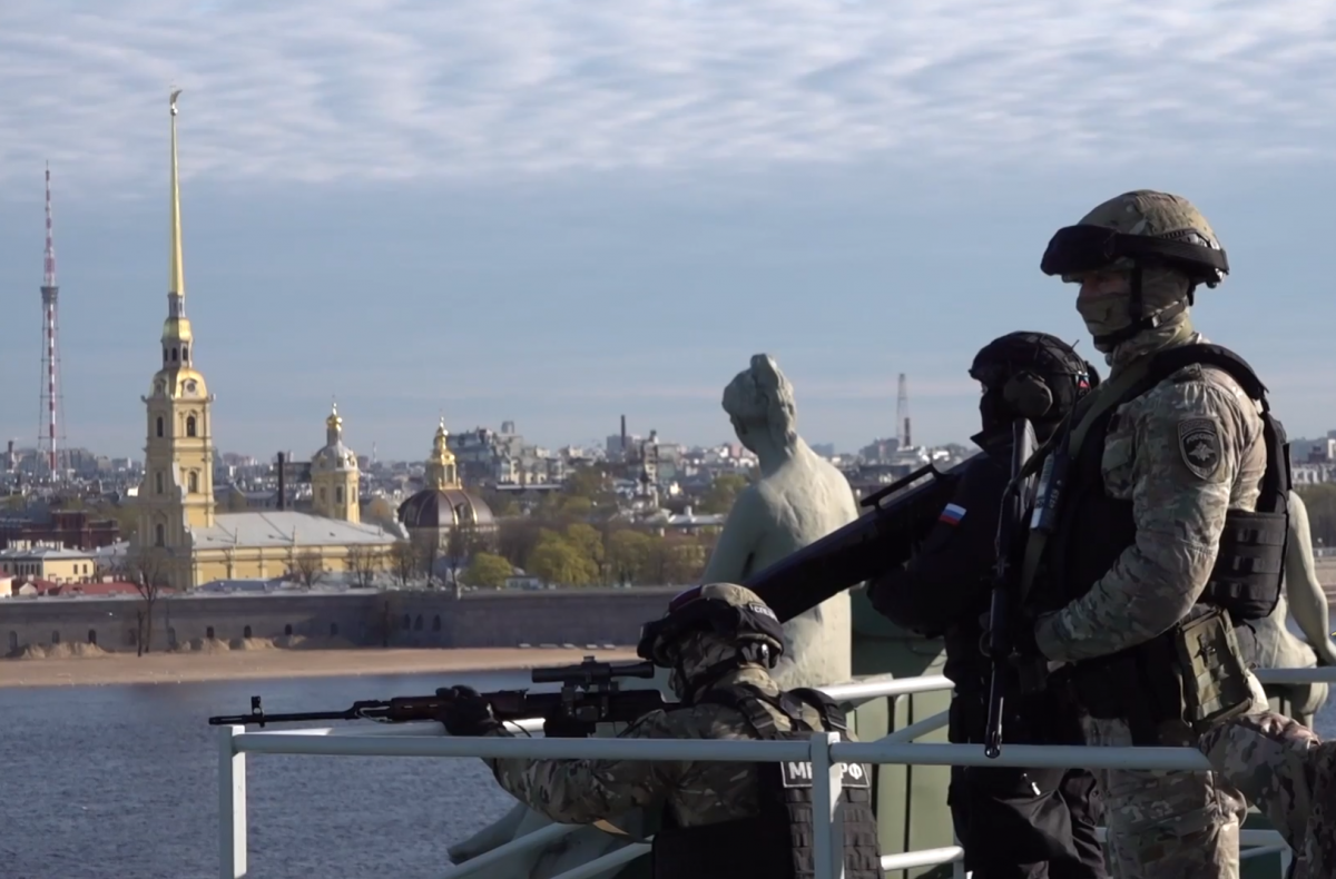    Эксперт рассказал, что делать петербуржцам при обнаружении беспилотника