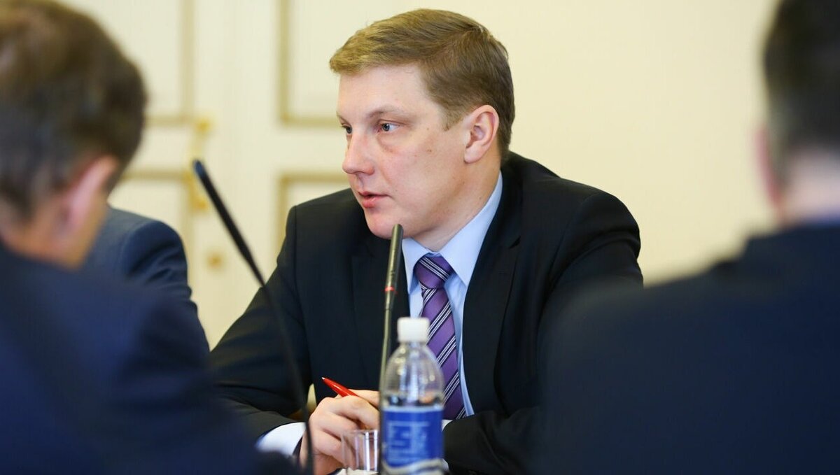     Чиновник работал в городской администрации с 2010 года.