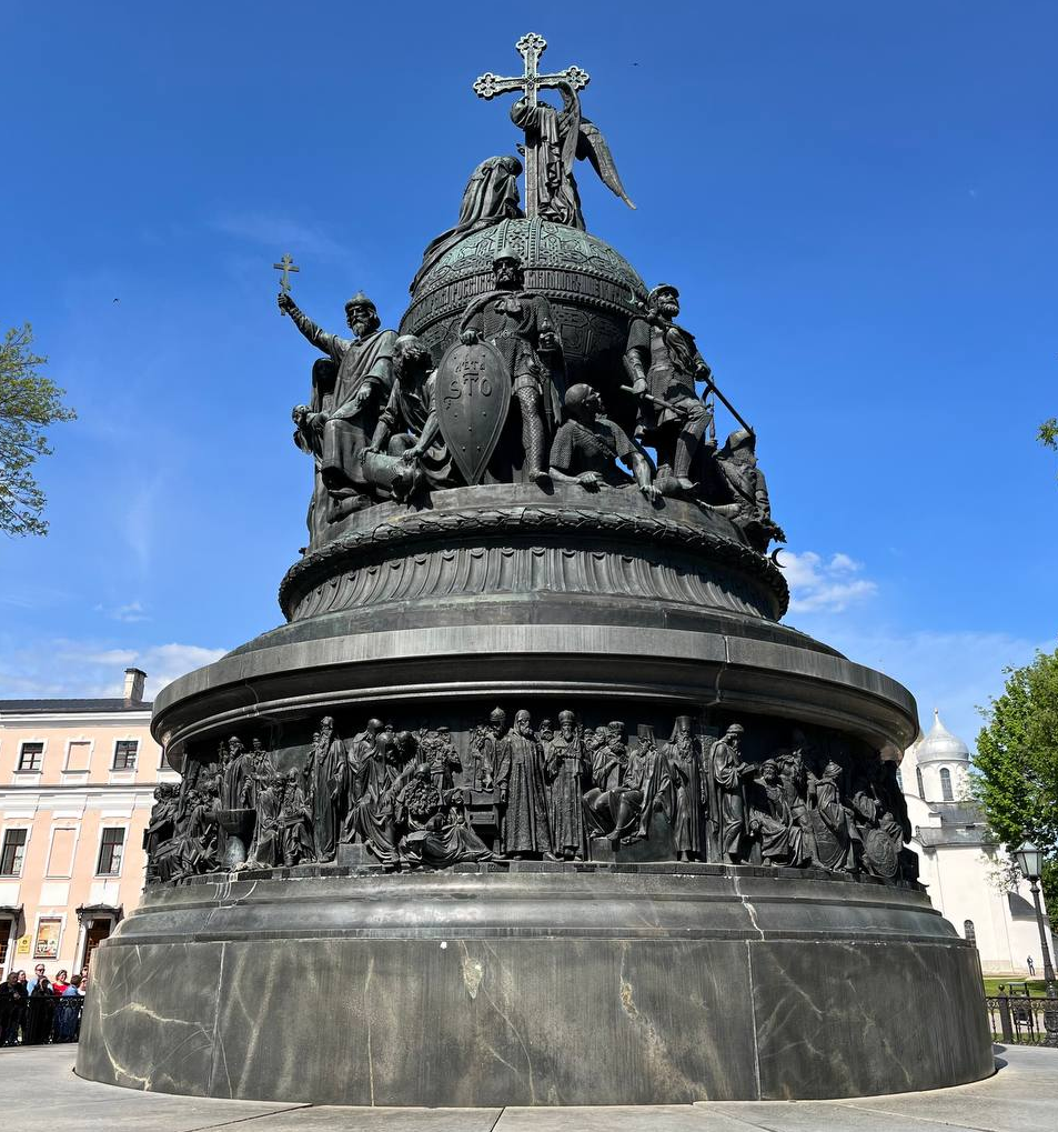 Памятник 1000-летию России в Великом Новгороде